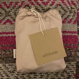 Ettitude travel pillowcase